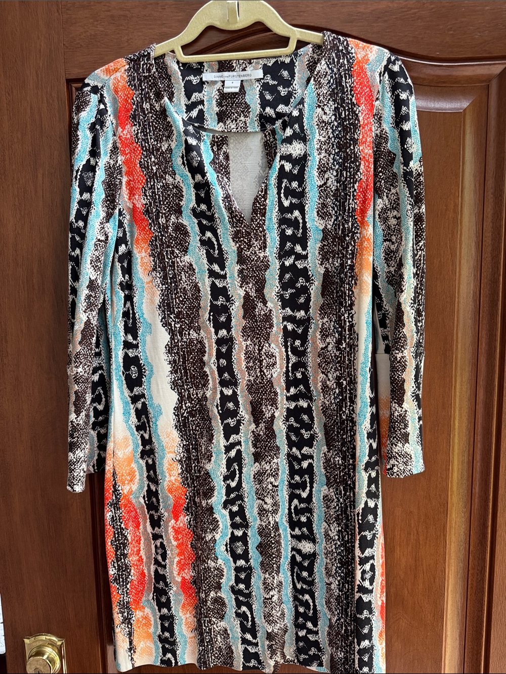 Diane Von Furstenberg Animal Print V-Neck 3/4 Sleeve Silk Dress